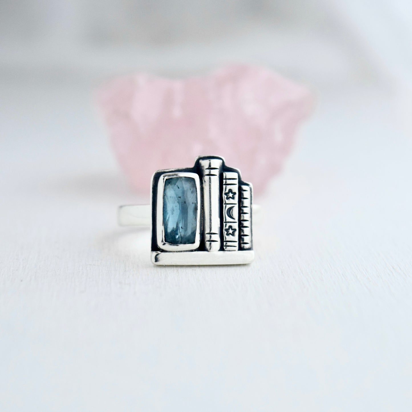 Bookshelf Ring with Blue Kyanite Size 8.5