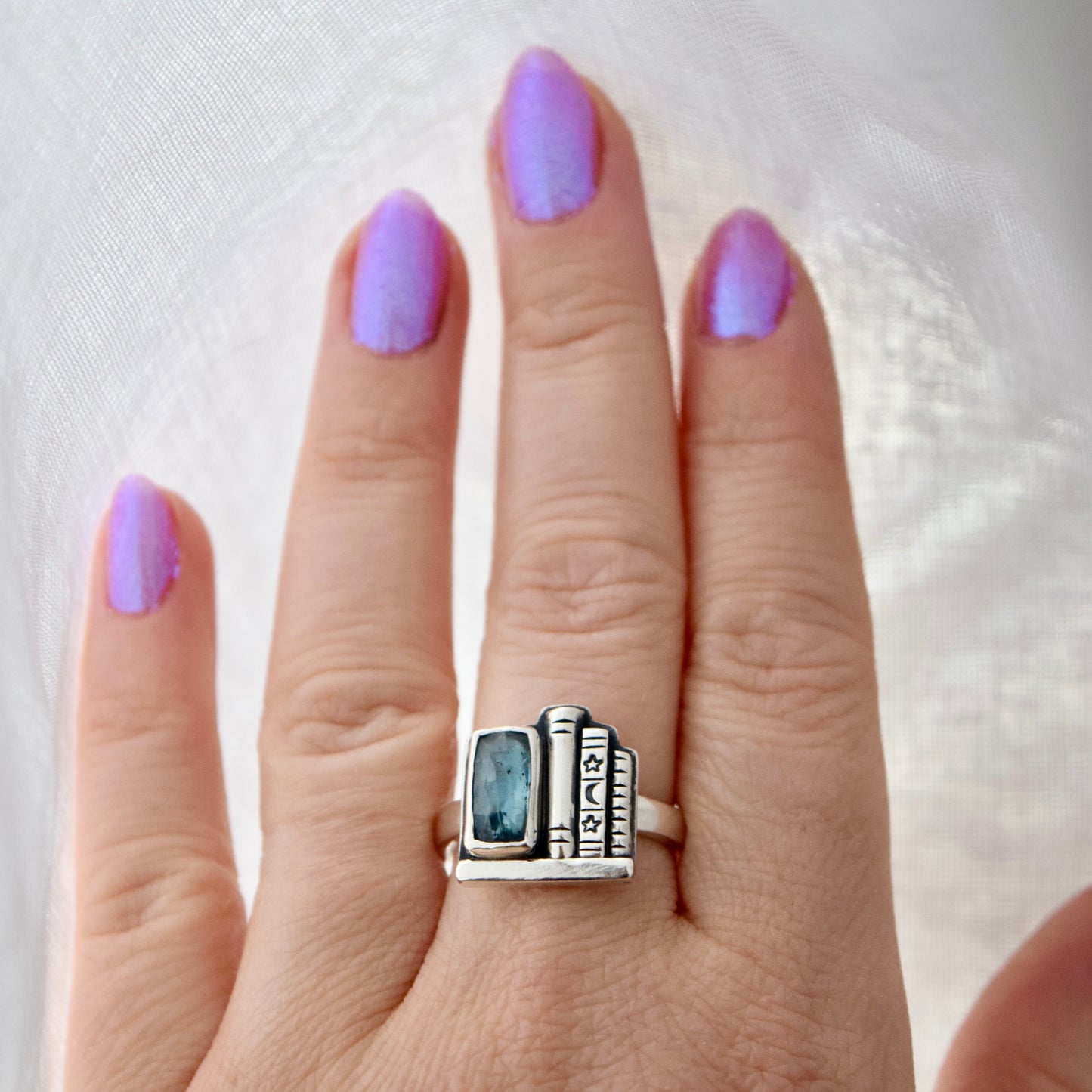 Bookshelf Ring with Blue Kyanite Size 8.5