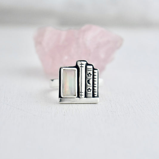 Bookshelf Ring with Ethiopian Opal size 7