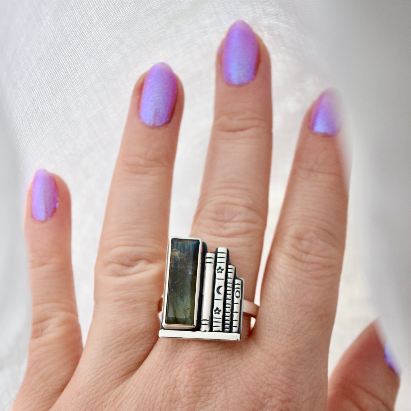 Bookshelf Ring with Labradorite Size 13