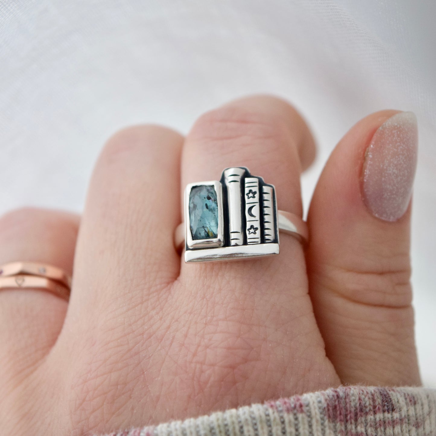 Bookshelf Ring with Blue Kyanite Size 8.5