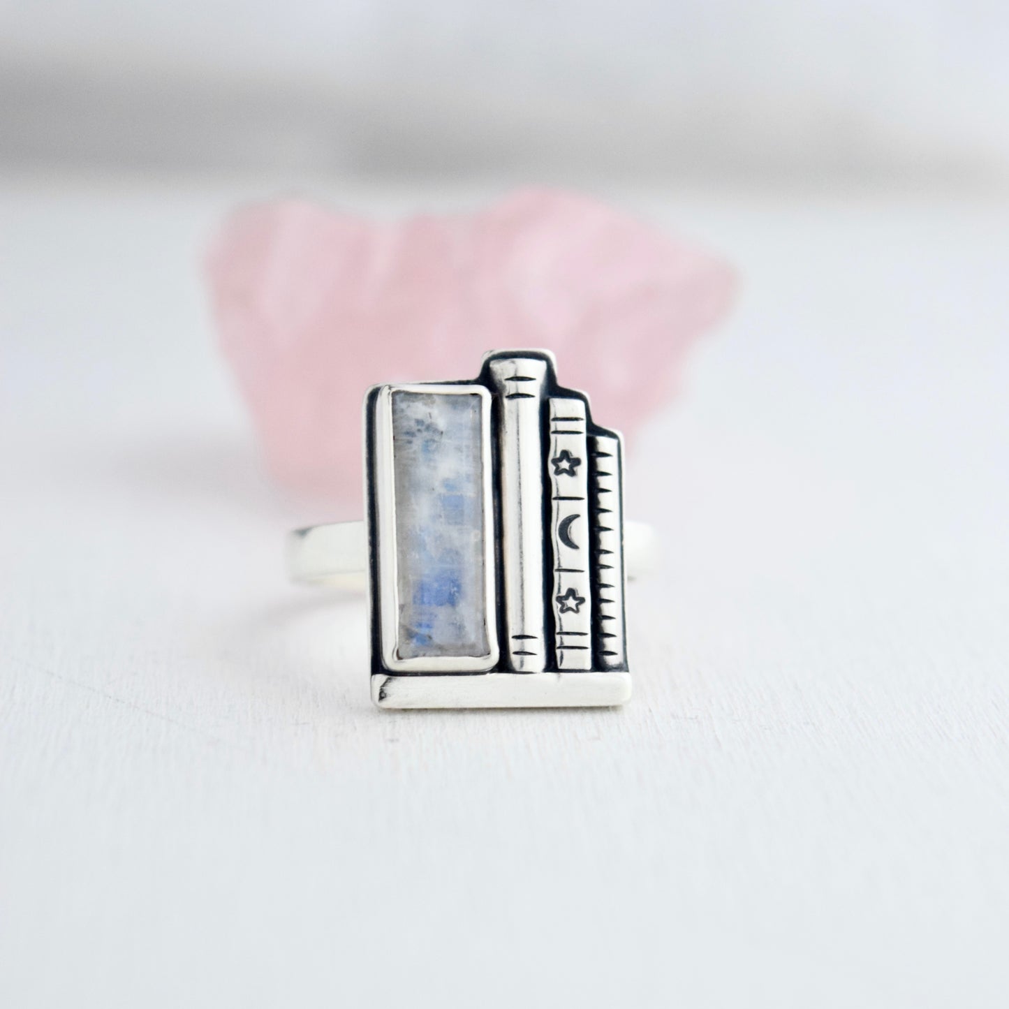 Bookshelf Ring with Rainbow Moonstone Size 10