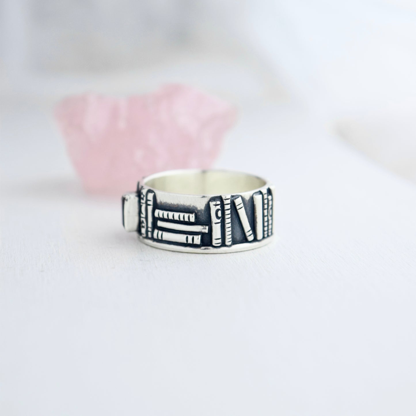 Bookshelf Ring Band with Garnet Size 11