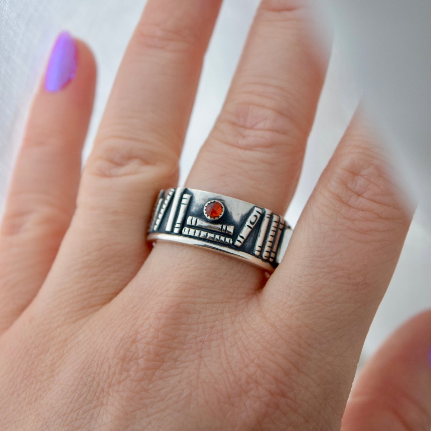 Bookshelf Ring Band with Garnet Size 11