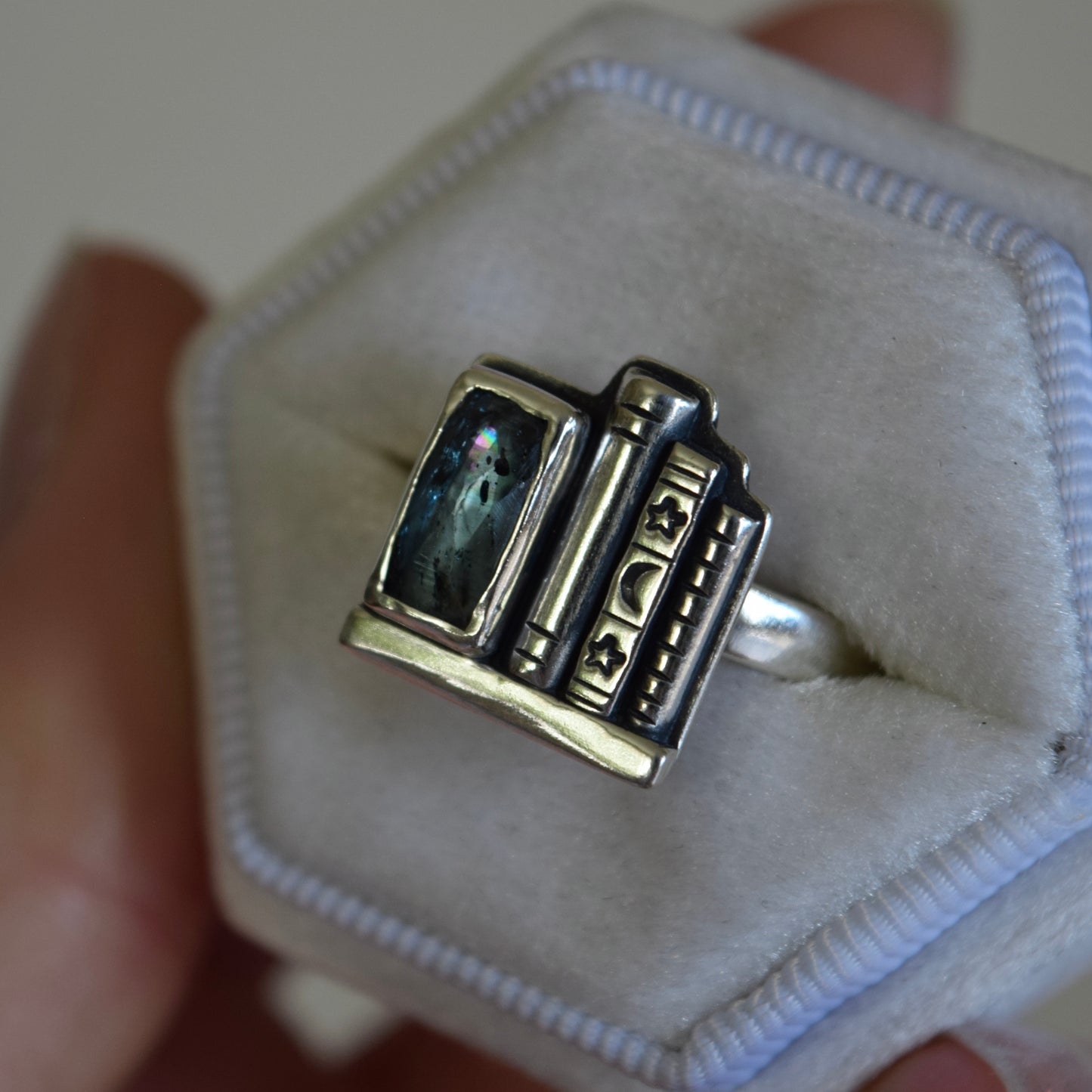 Bookshelf Ring with Blue Kyanite Size 8.5