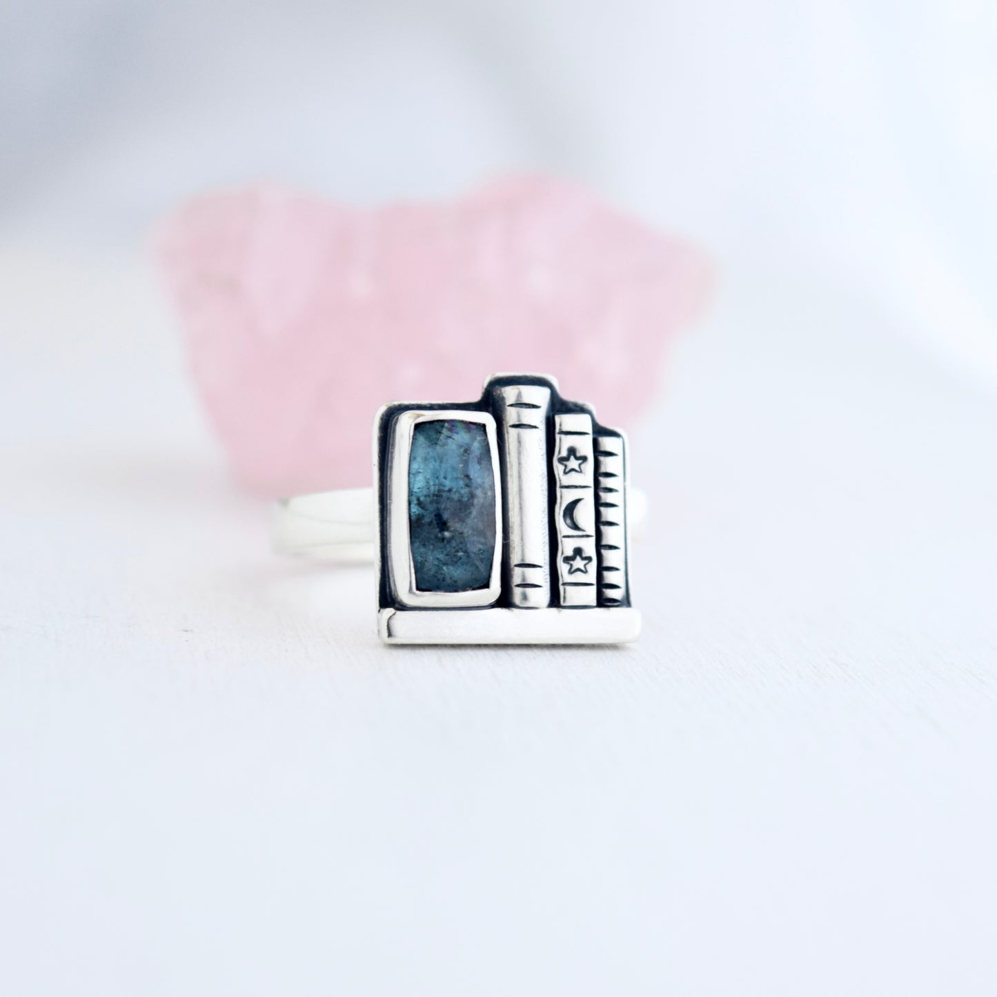 Bookshelf Ring with Blue Kyanite Size 9