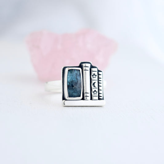 Bookshelf Ring with Blue Kyanite Size 9
