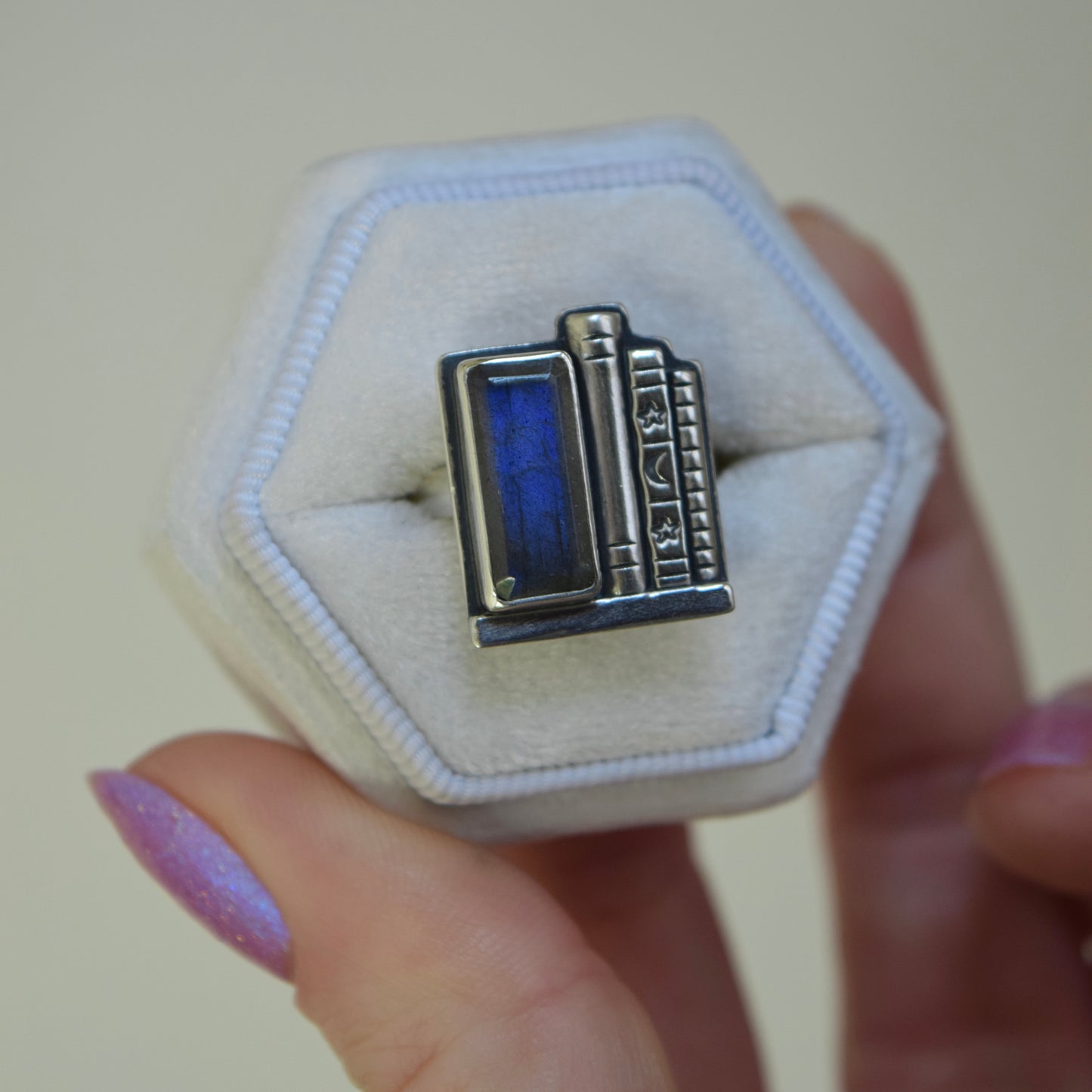 Bookshelf Ring with Labradorite Size 5.5
