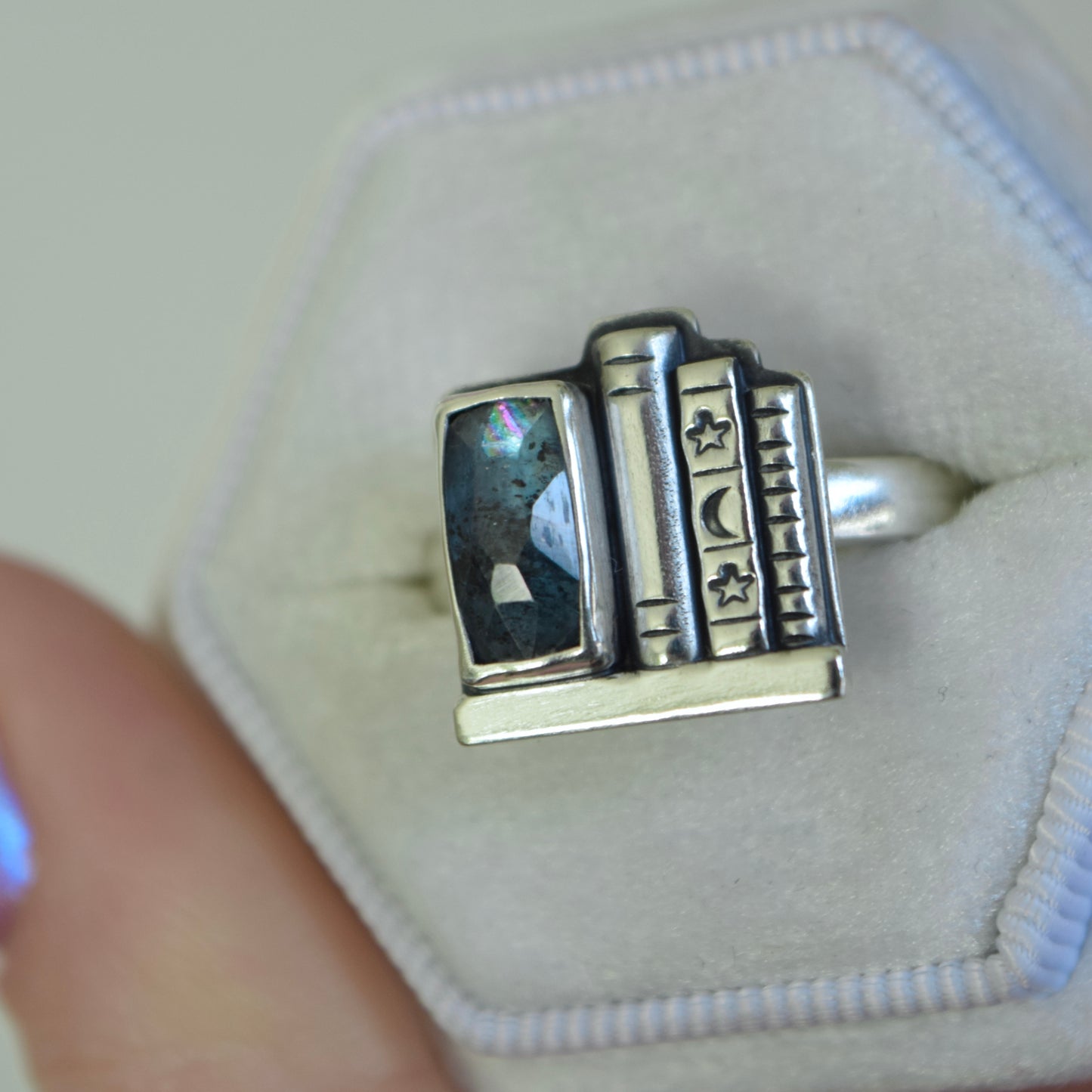 Bookshelf Ring with Blue Kyanite Size 9