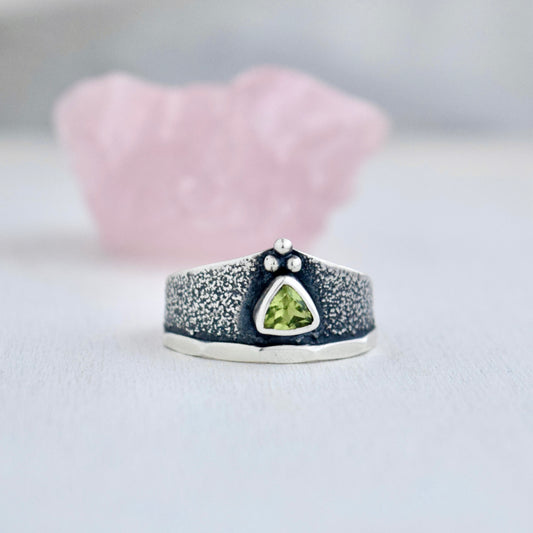Lunar Surface Armor Ring with Peridot size 7.75