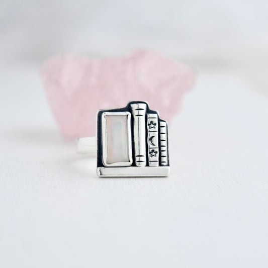 Bookshelf Ring with Ethiopian Opal size 7