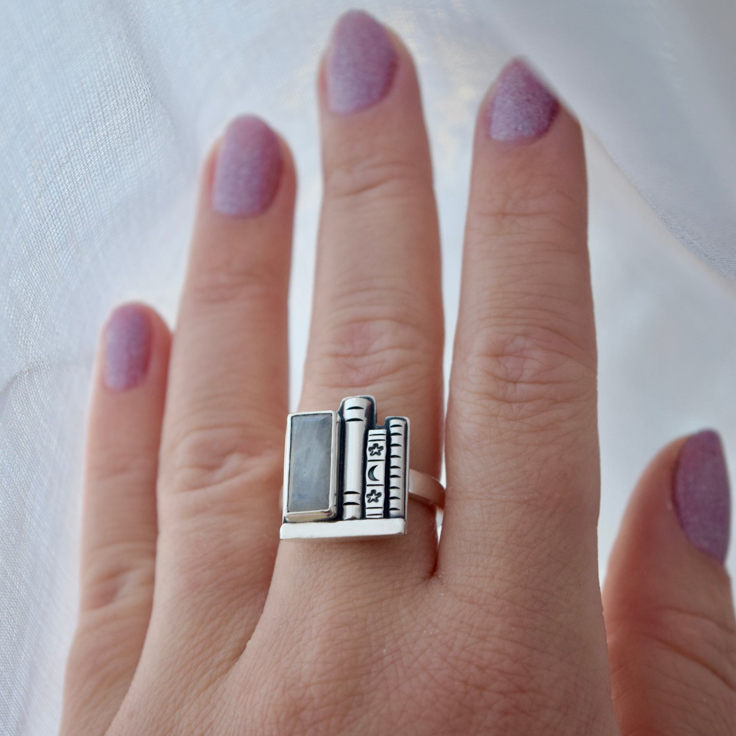 Bookshelf Ring with Rainbow Moonstone Size 6.25