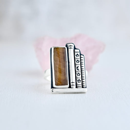 Bookshelf Ring with Tigers Eye Size 7.5
