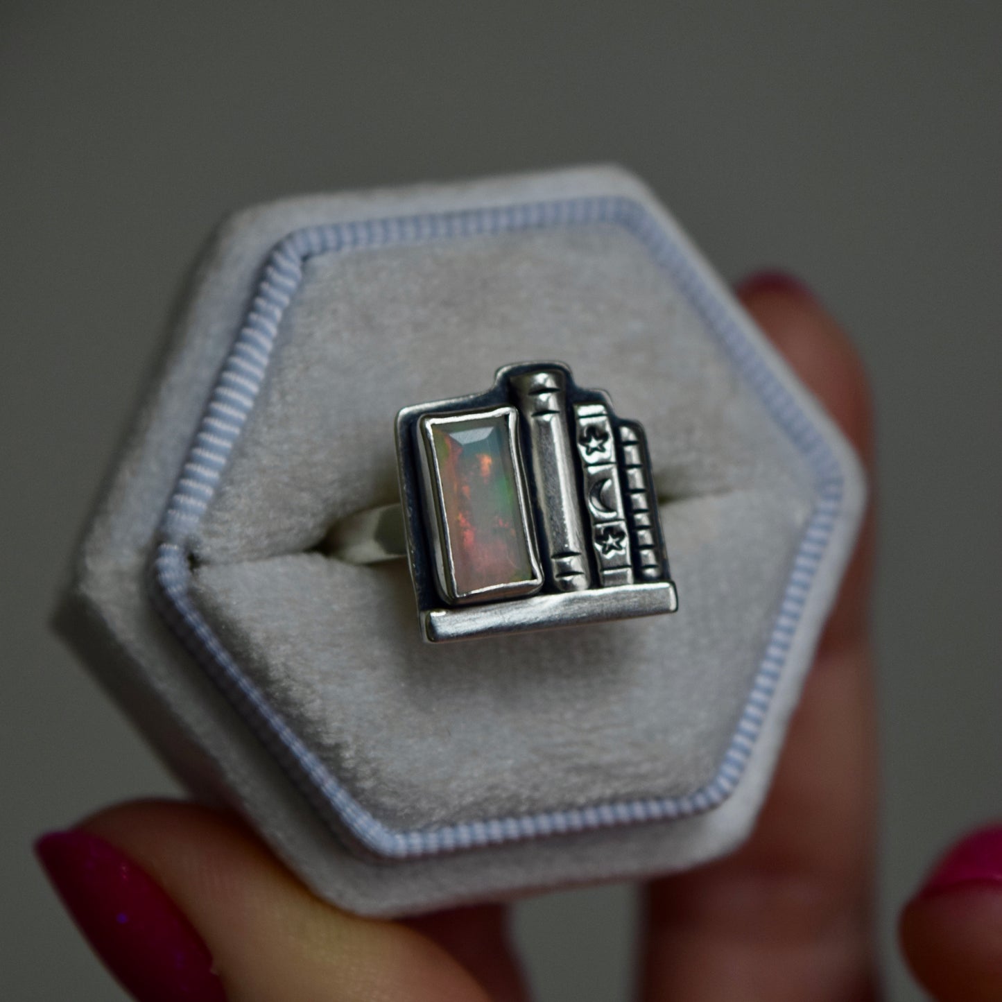 Bookshelf Ring with Ethiopian Opal size 7