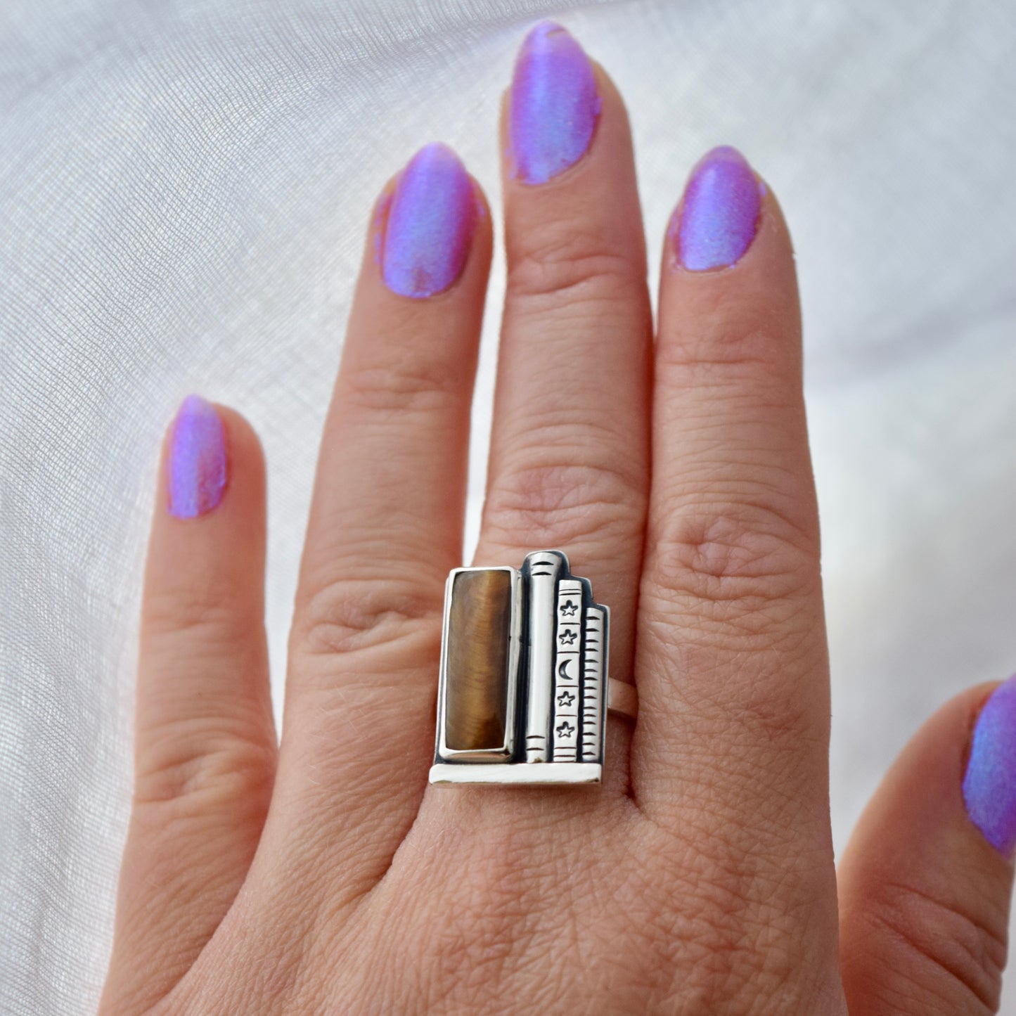 Bookshelf Ring with Tigers Eye Size 7.5
