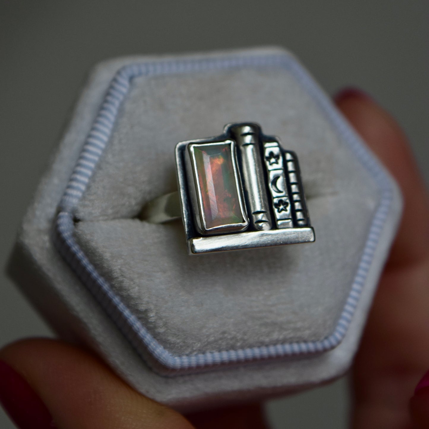 Bookshelf Ring with Ethiopian Opal size 7