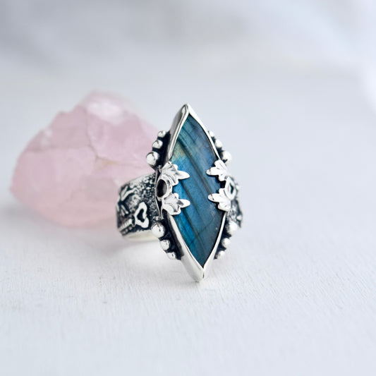 Siren Tail Ring with Labradorite Size 7