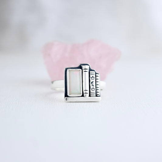 Bookshelf Ring with Faceted Ethiopian Opal Size 11