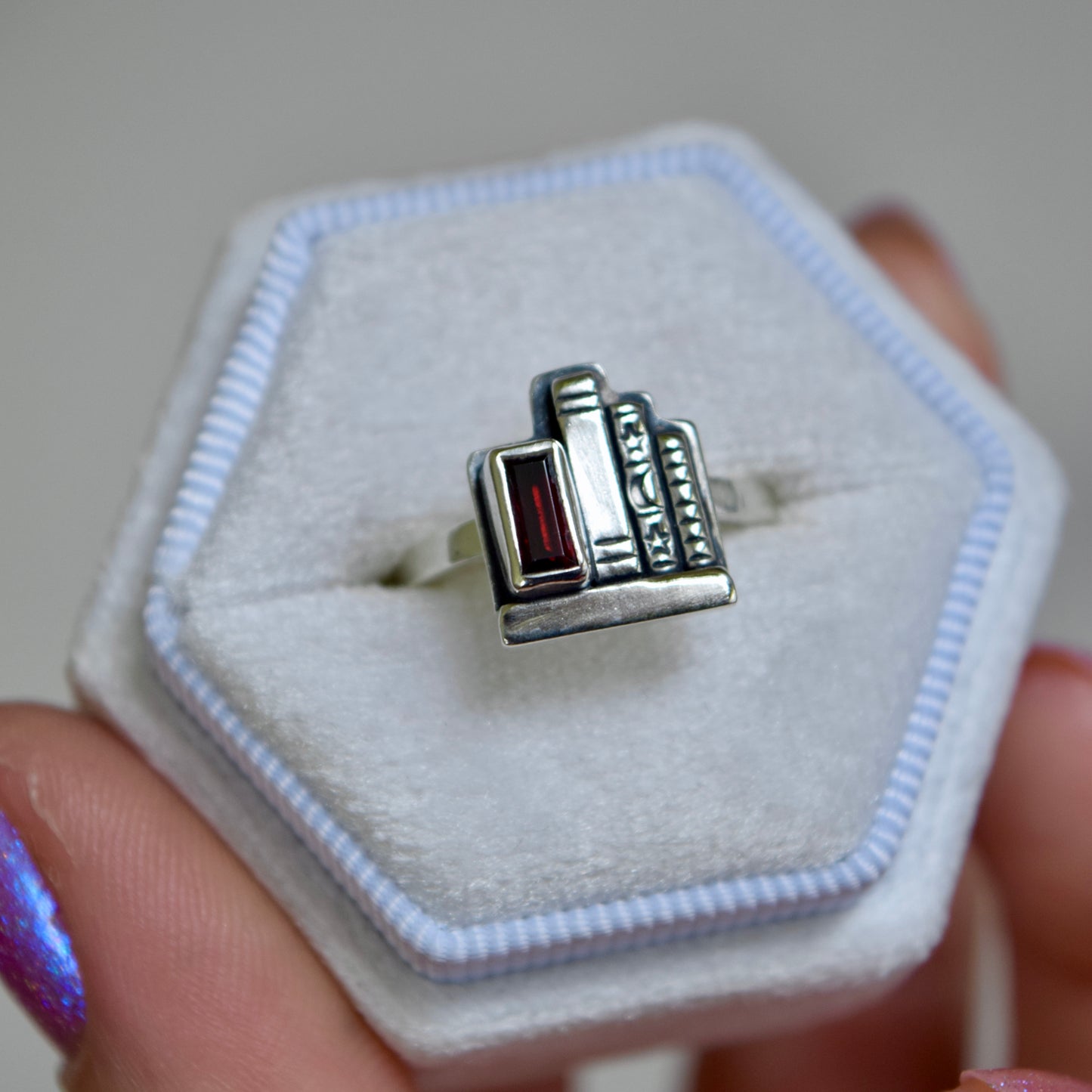 Mini Bookshelf Ring with Garnet Size 5.5