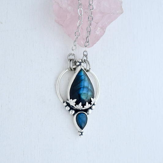 Pendulum Pendant with Labradorite