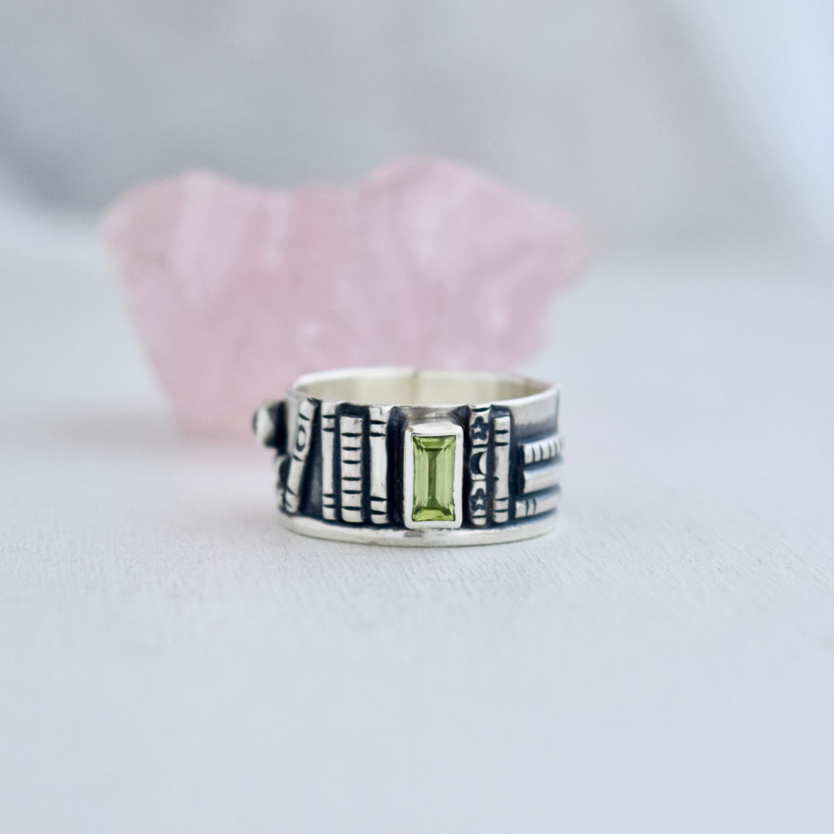 Bookshelf Ring Band with Peridot and Tourmaline Size 5