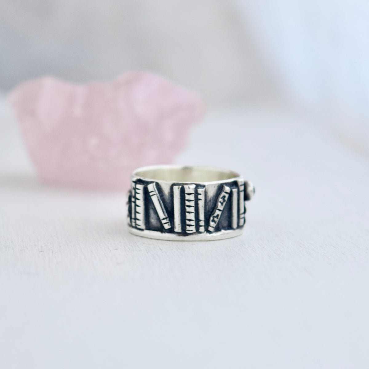 Bookshelf Ring Band with Peridot and Tourmaline Size 5