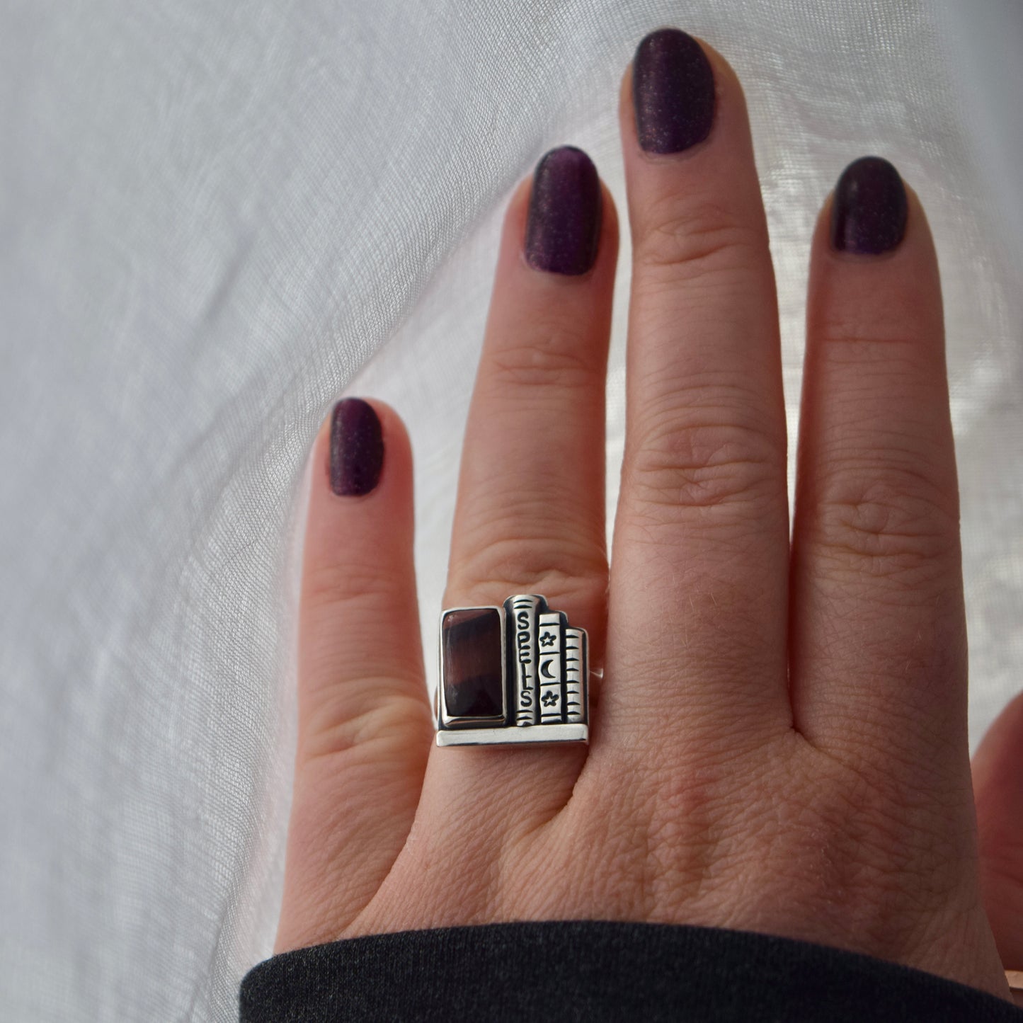 Bookshelf Ring with Tigers Eye Size 5