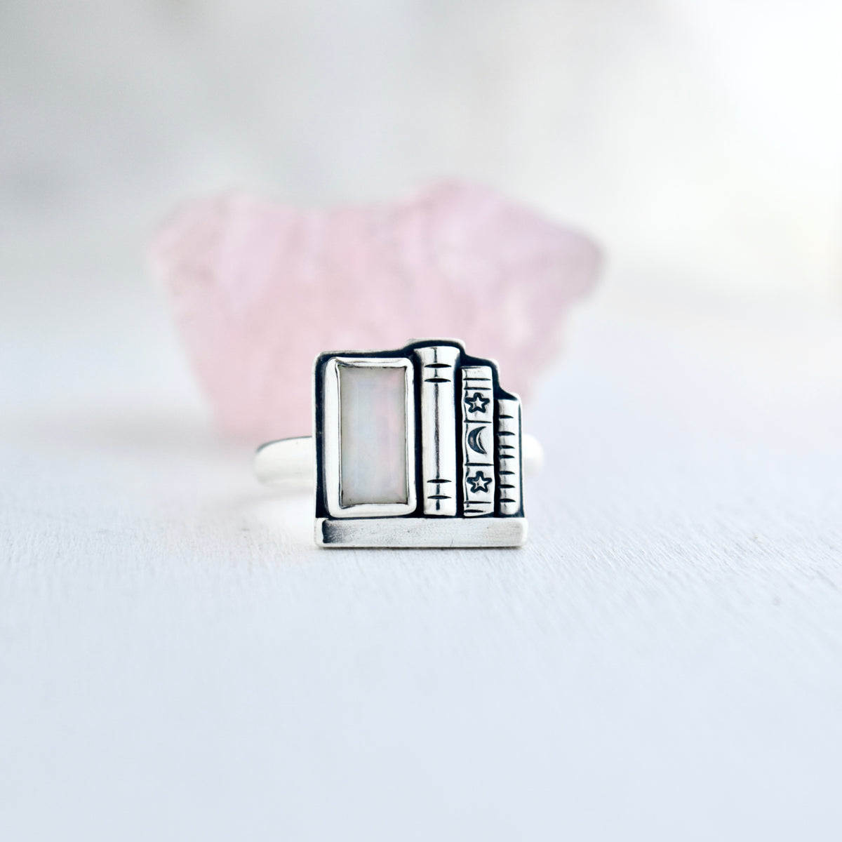 Bookshelf Ring with Ethiopian Opal Size 8