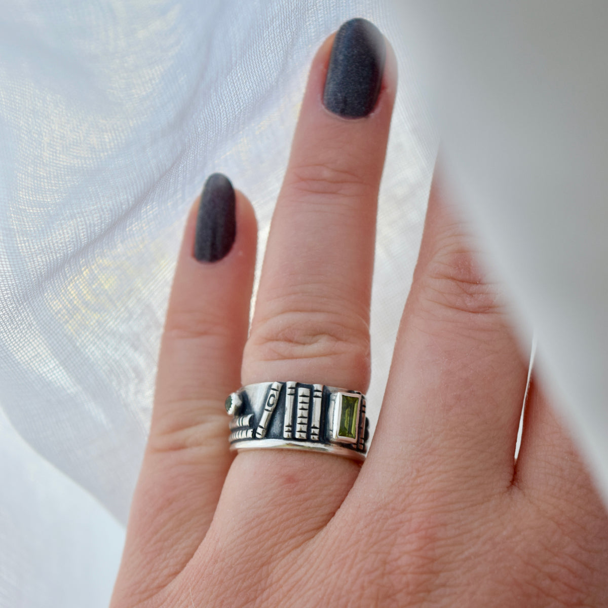 Bookshelf Ring Band with Peridot and Tourmaline Size 5