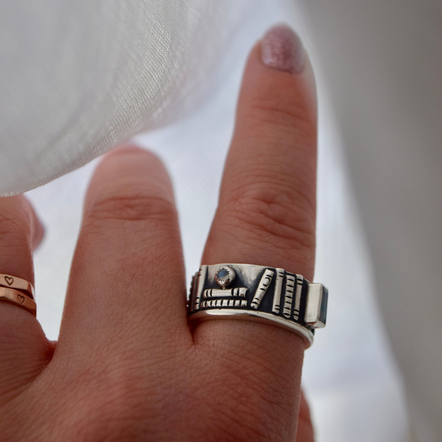 Bookshelf Ring Band with Ethiopian Opal and Rainbow Moonstone Size 7.5