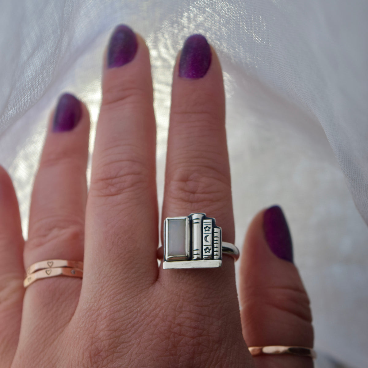 Bookshelf Ring with Ethiopian Opal Size 8