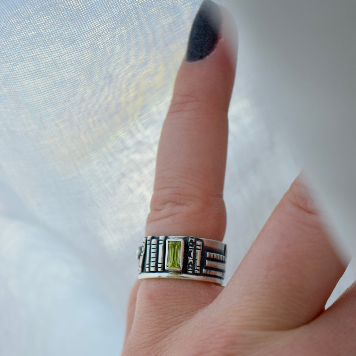 Bookshelf Ring Band with Peridot and Tourmaline Size 5
