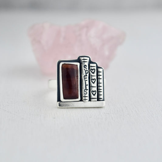 Bookshelf Ring with Tigers Eye Size 7