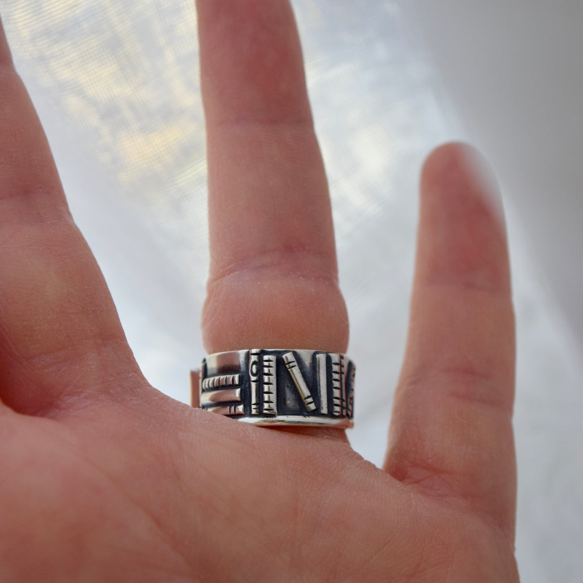 Bookshelf Ring Band with Peridot and Tourmaline Size 5