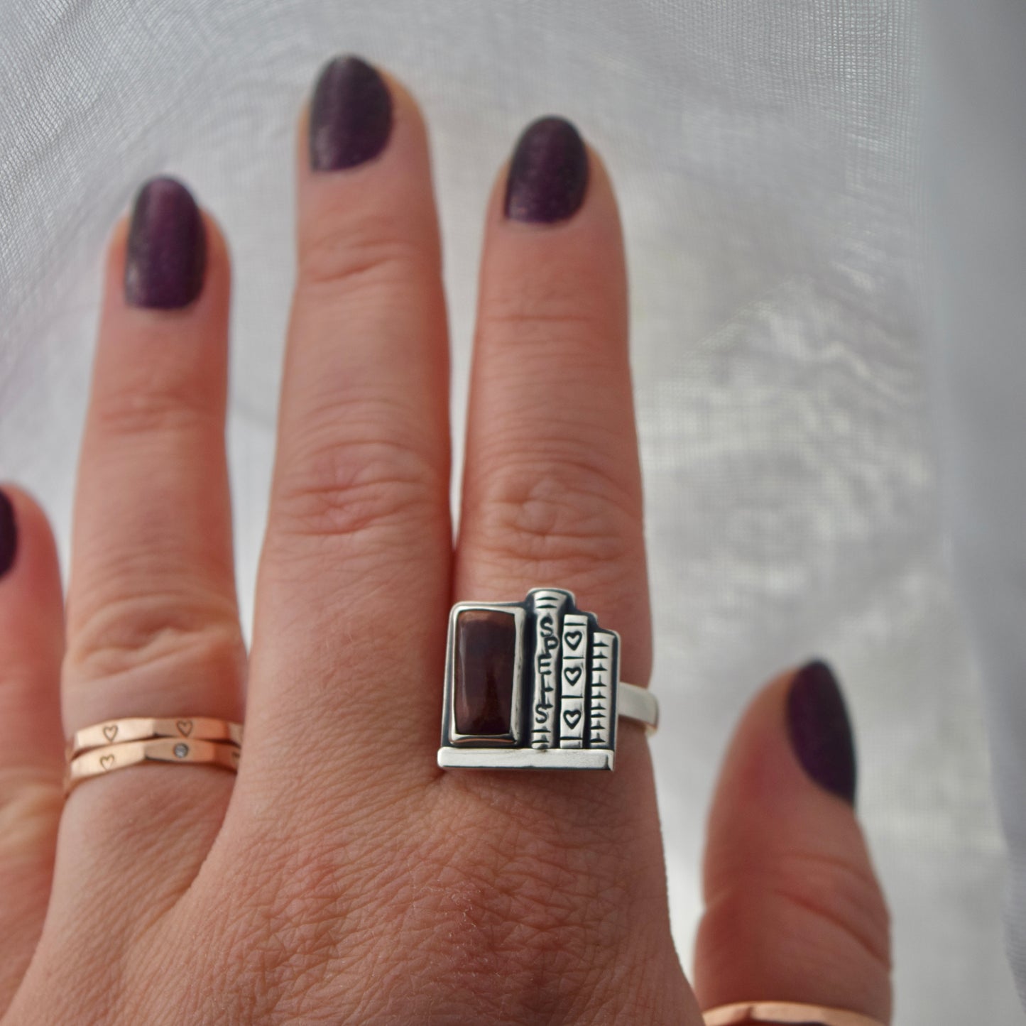 Bookshelf Ring with Tigers Eye Size 7