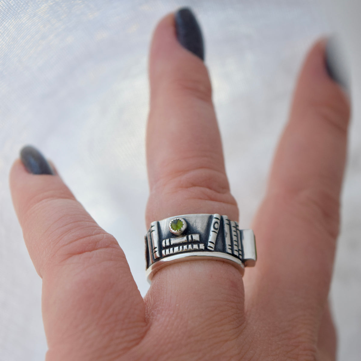 Bookshelf Ring Band with Peridot and Tourmaline Size 5