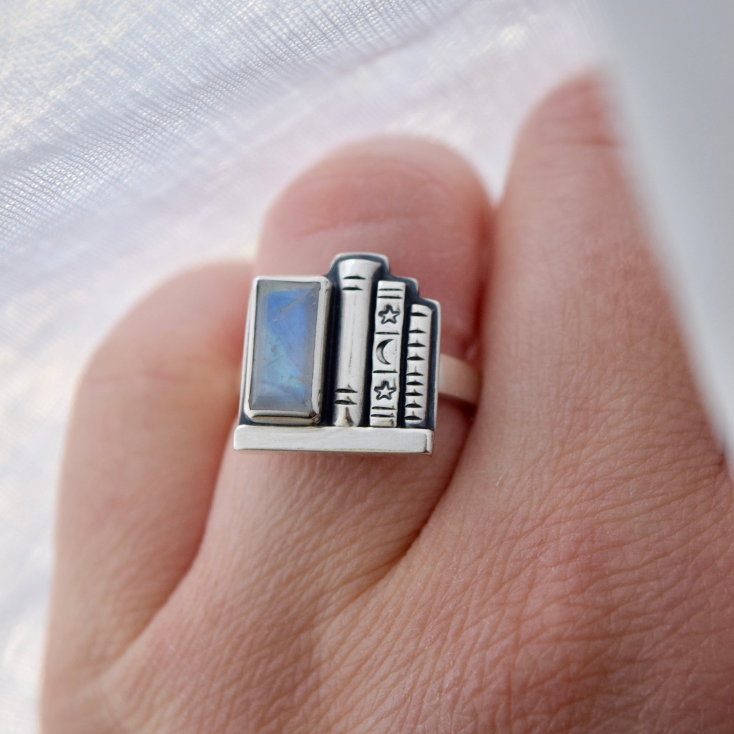 Bookshelf Ring with Rainbow Moonstone Size 6.25