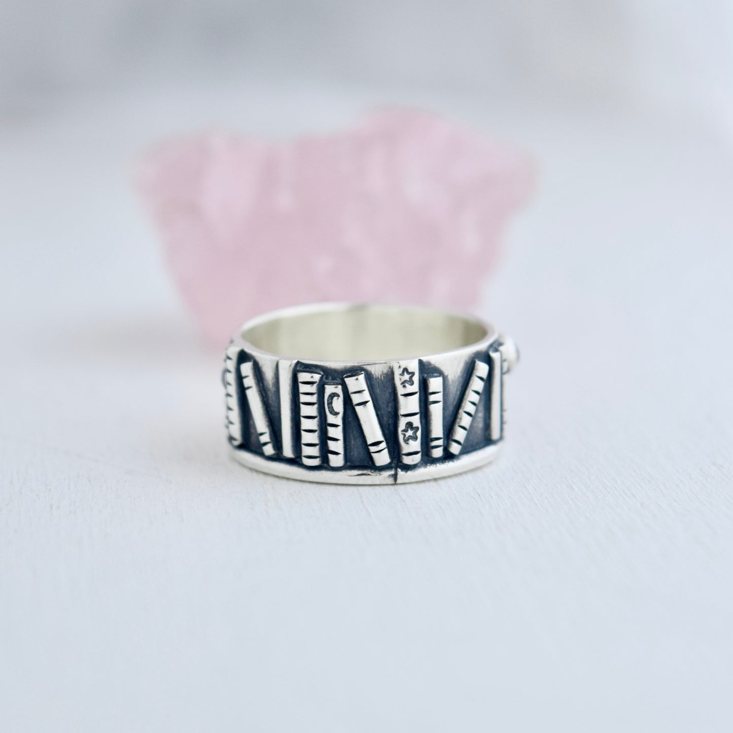 Bookshelf Ring Band with Peridot and Tourmaline Size 8.25/8.5