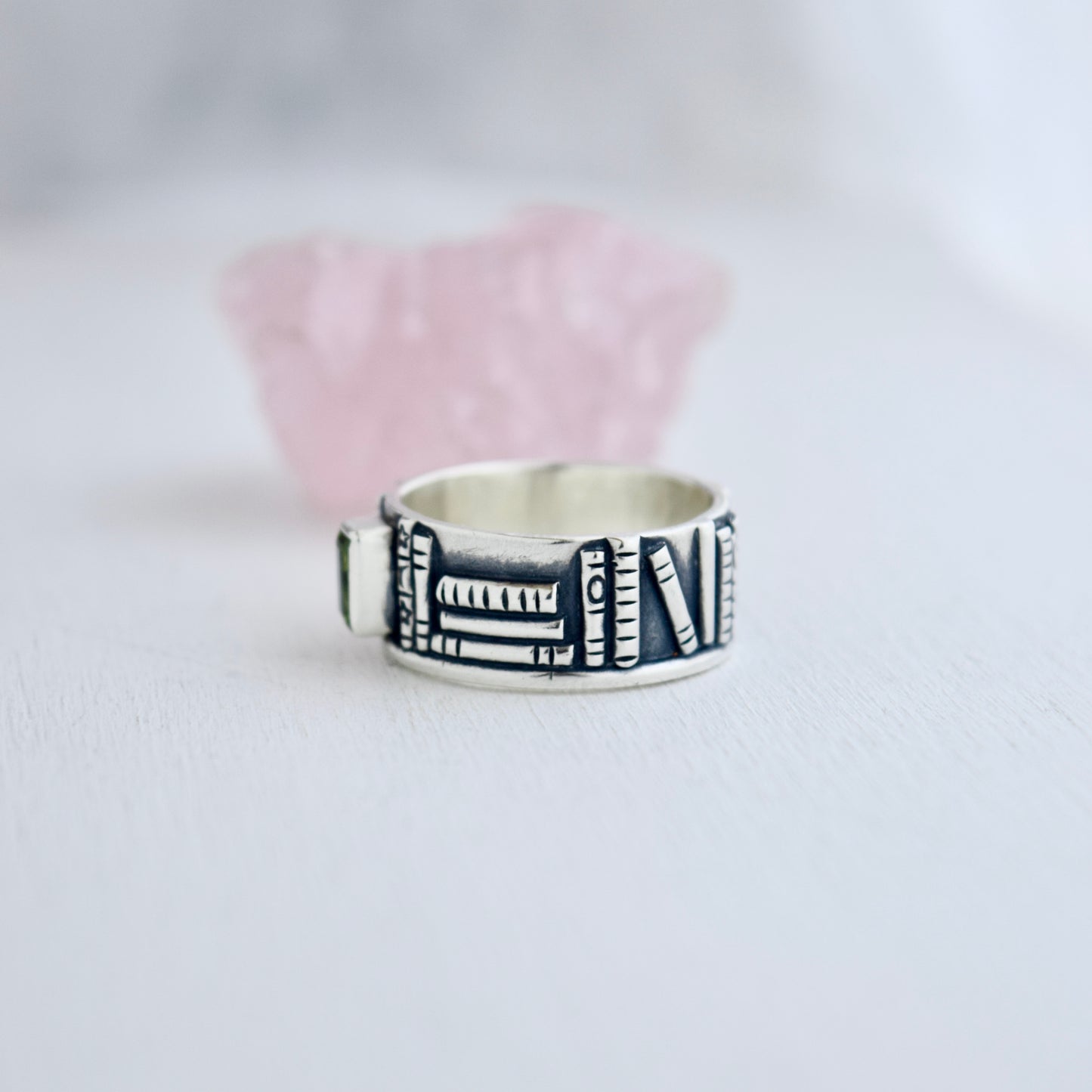 Bookshelf Ring Band with Peridot and Tourmaline Size 8.25/8.5