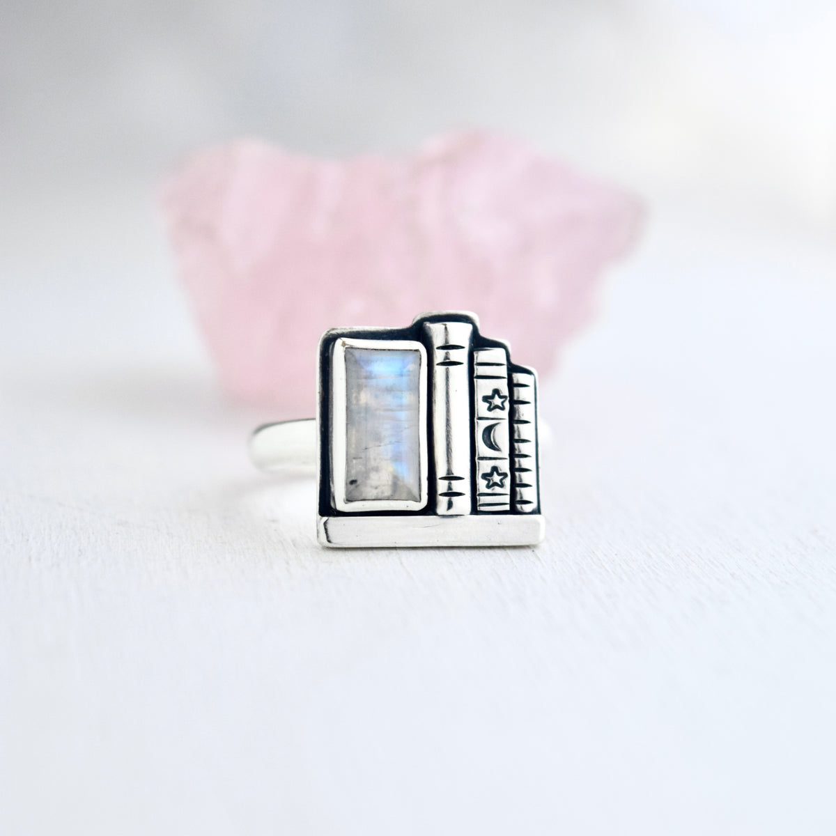 Bookshelf Ring with Rainbow Moonstone Size 7.5