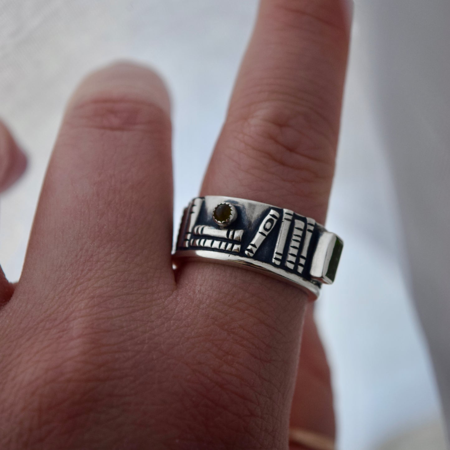 Bookshelf Ring Band with Peridot and Tourmaline Size 8.25/8.5