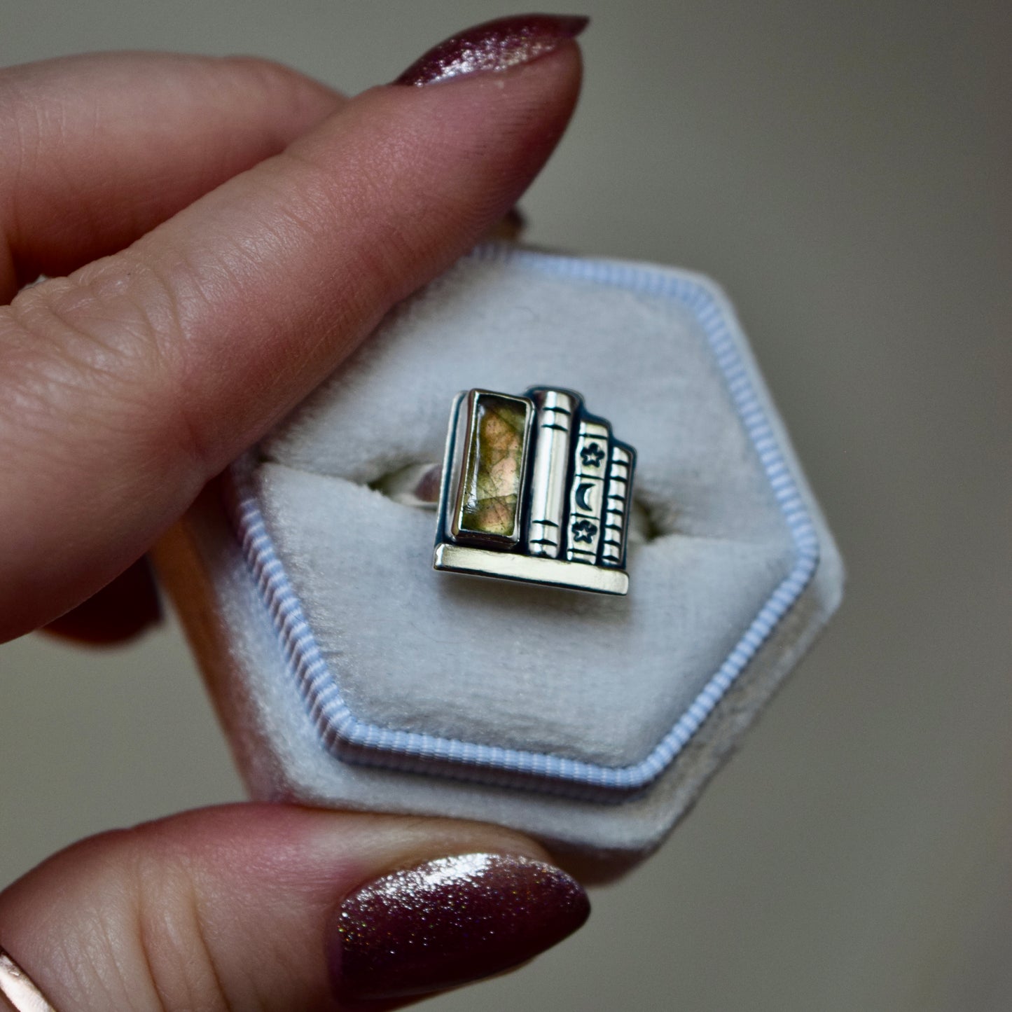Bookshelf Ring with Labradorite size 7.5