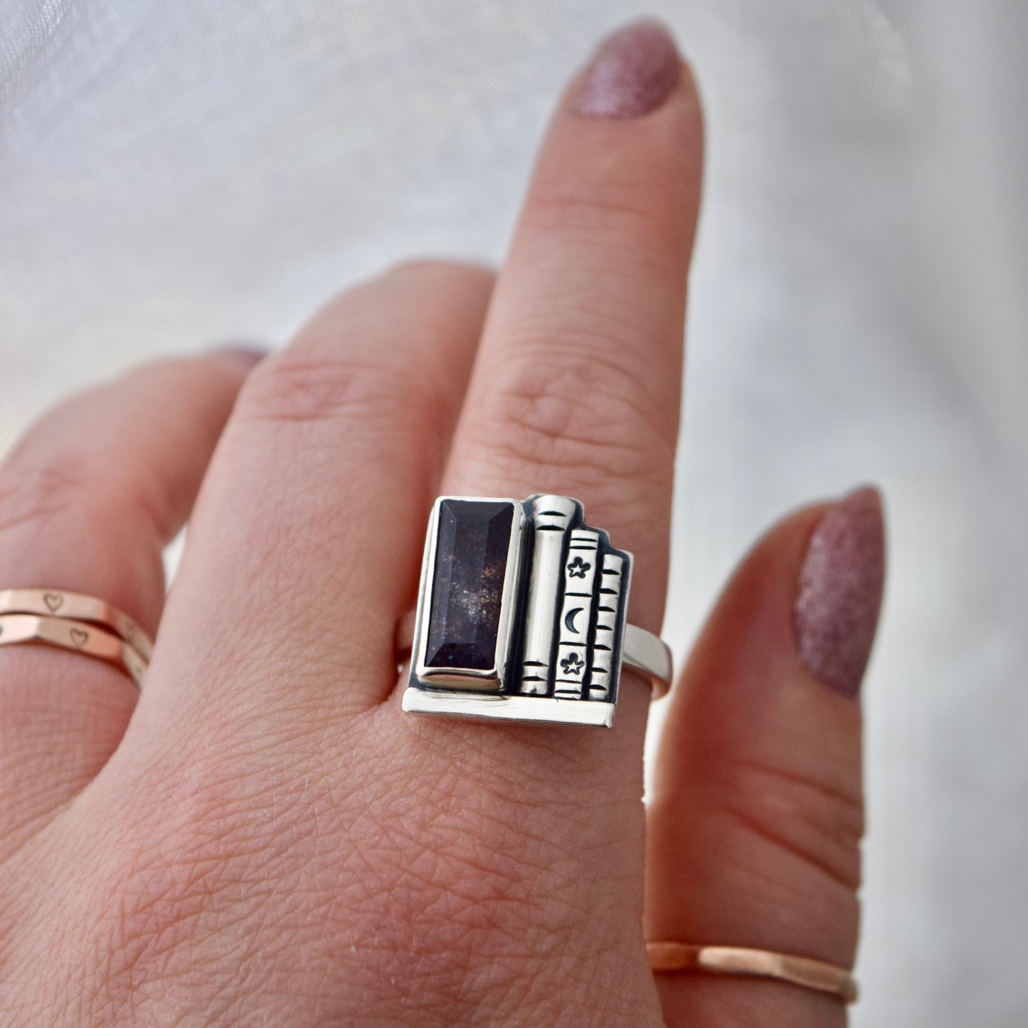 Bookshelf Ring with Iolite Size 9