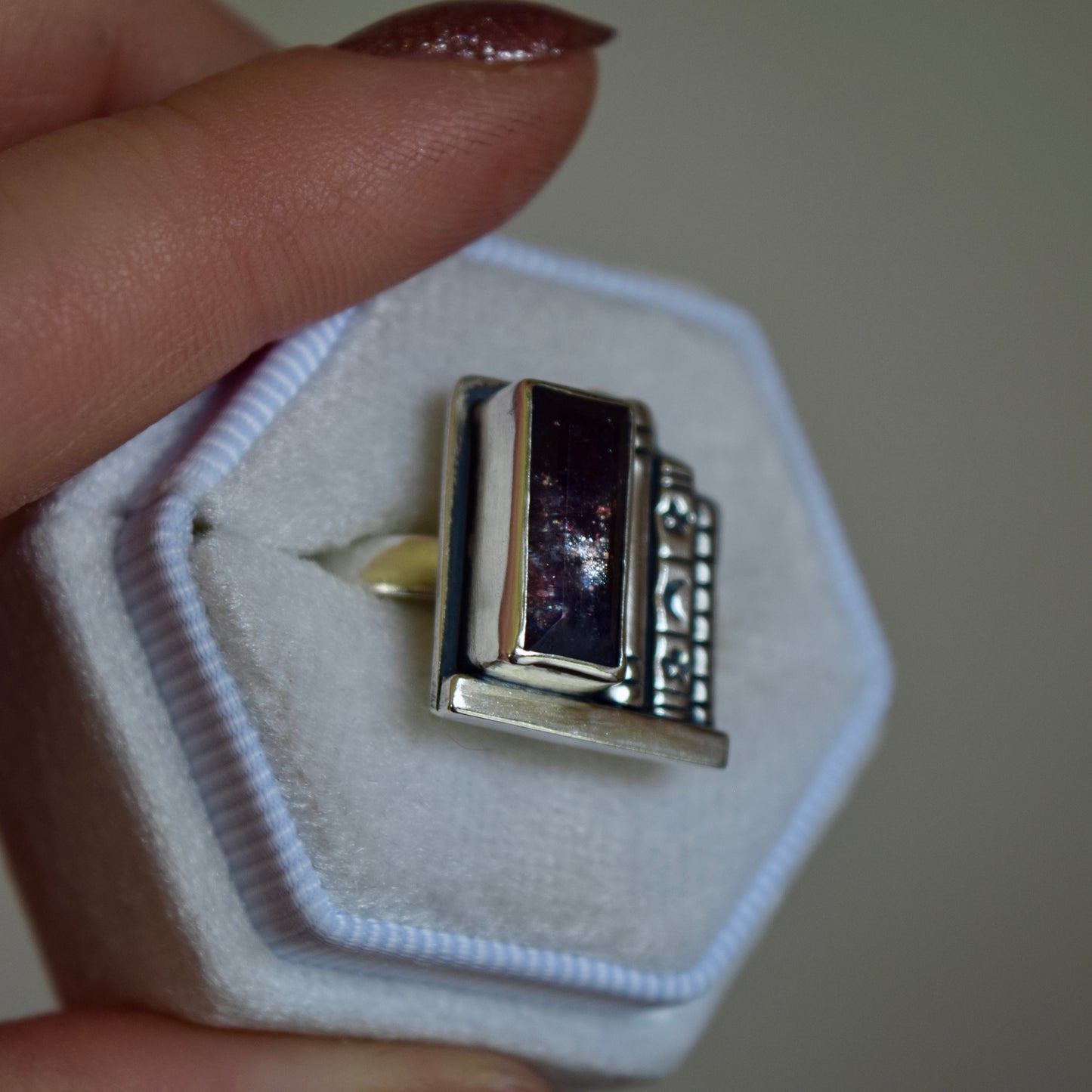 Bookshelf Ring with Iolite Size 9