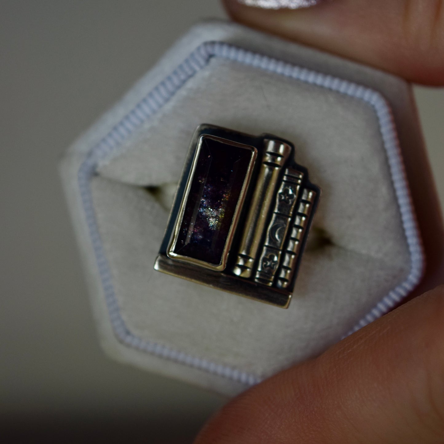 Bookshelf Ring with Iolite Size 9