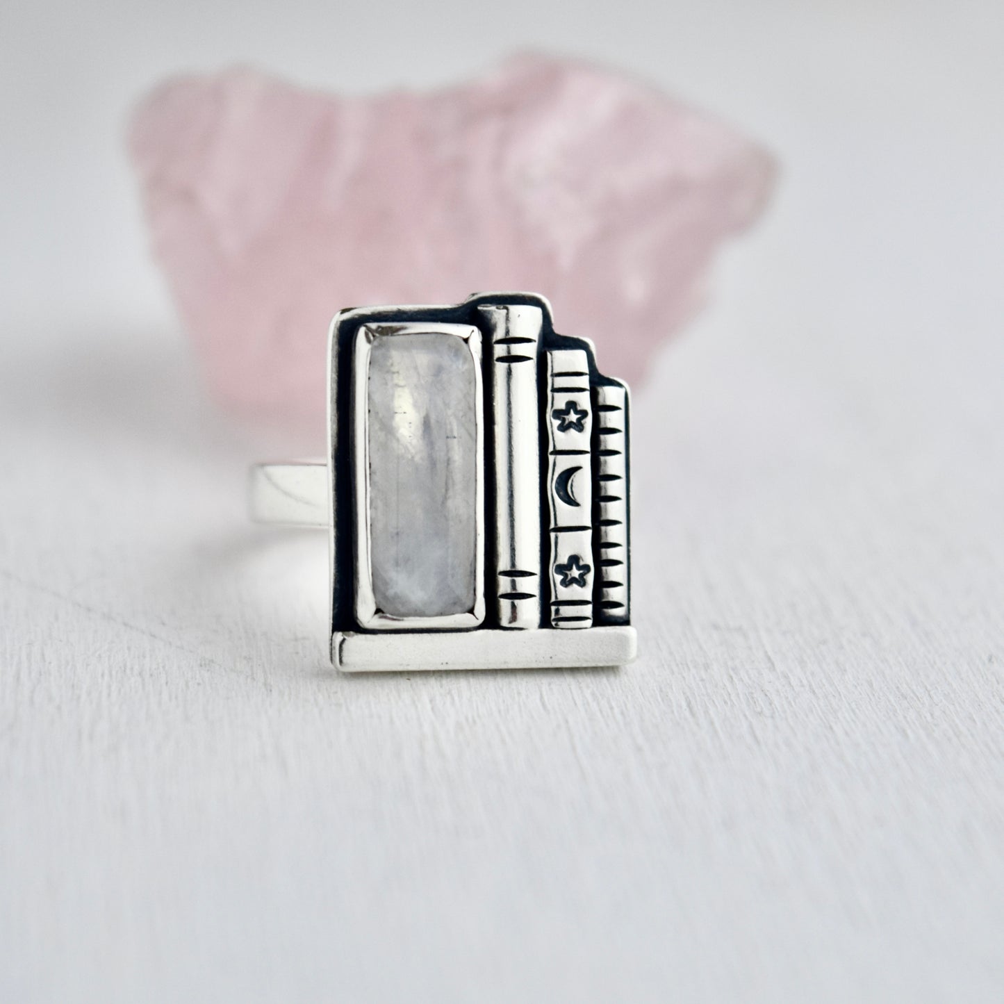 Bookshelf Ring with Rainbow Moonstone Size 7