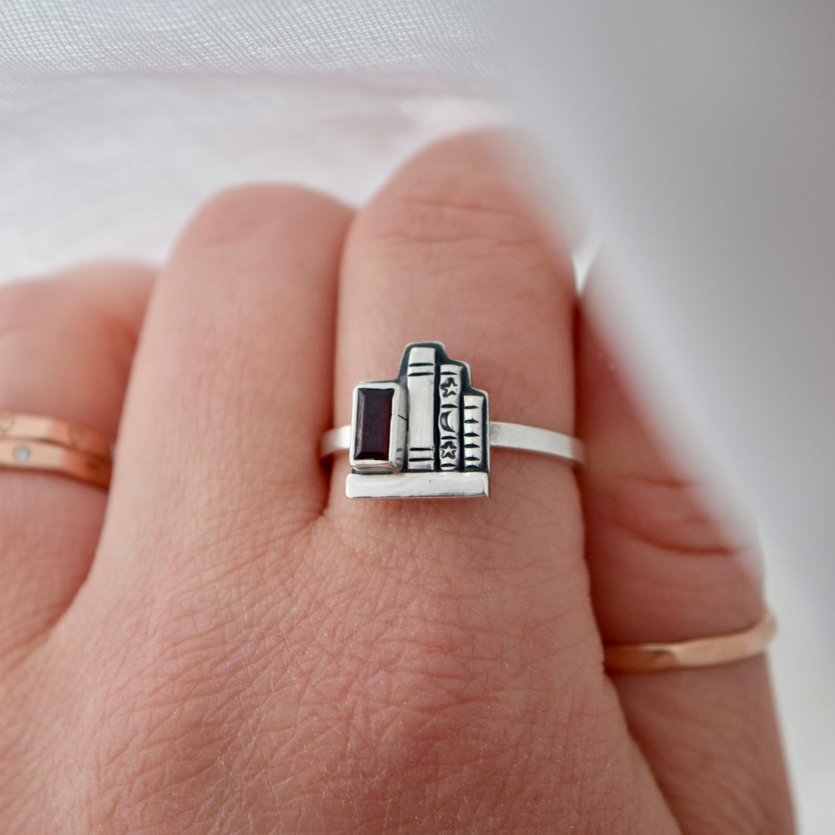 Mini Bookshelf Ring with Garnet Size 9