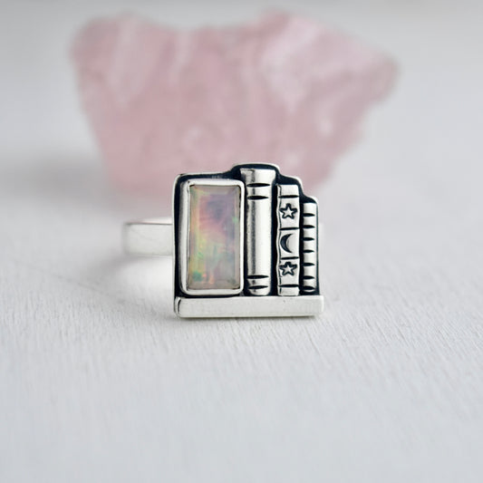 Bookshelf with Ethiopian Opal size 7