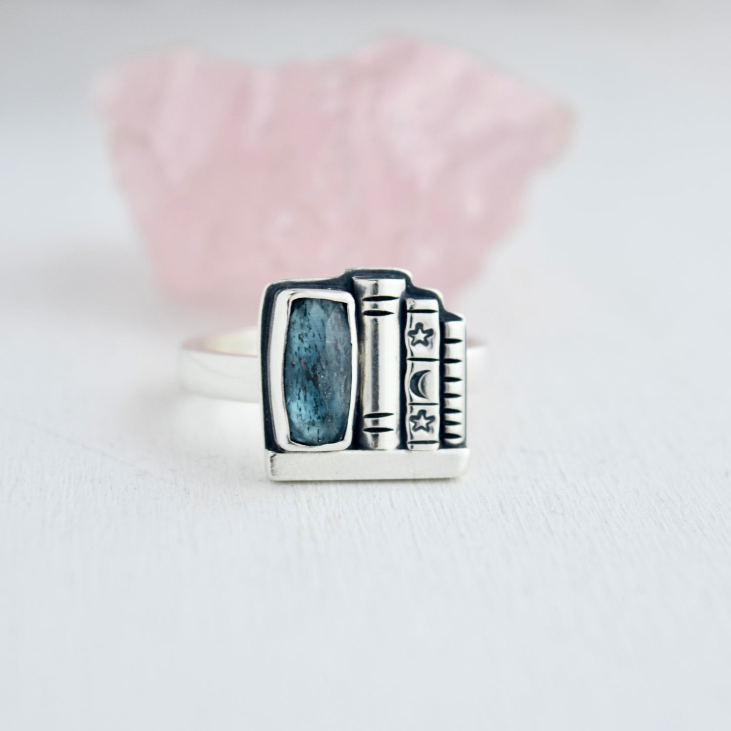 Bookshelf Ring with Blue Kyanite Size 9