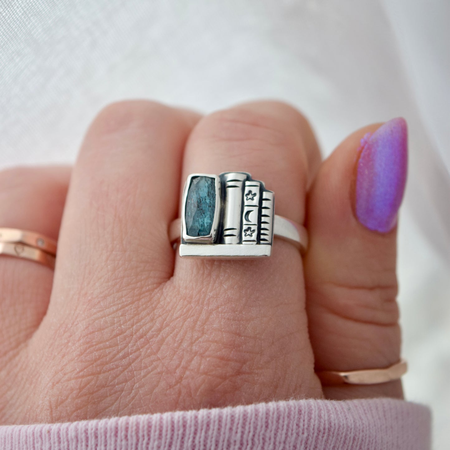 Bookshelf Ring with Blue Kyanite Size 9